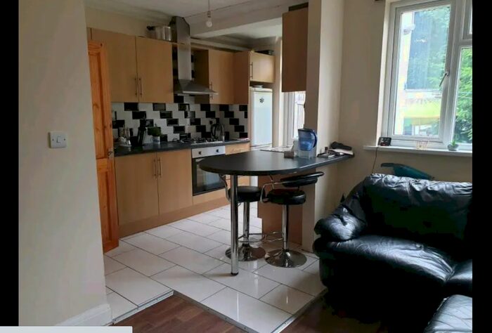 4 Bedroom Semi-Detached House To Rent In Wellington Road, Harrow, HA3