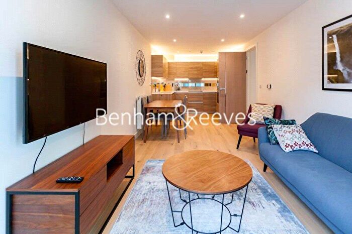 2 Bedroom Property To Rent In Duke Of Wellington Avenue, London, SE18