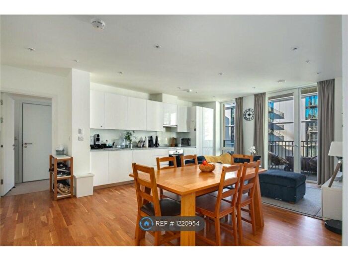 2 Bedroom Flat To Rent In Festive Mansions, London, E20