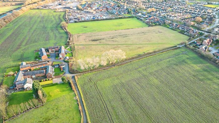 4 Bedroom Barn Conversion For Sale In The Threshing Barn, Cranshaw Lane, Widnes, WA8