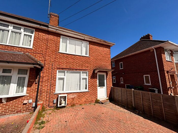 2 Bedroom Semi-detached House To Rent In Shearley Close, Bedford, MK40
