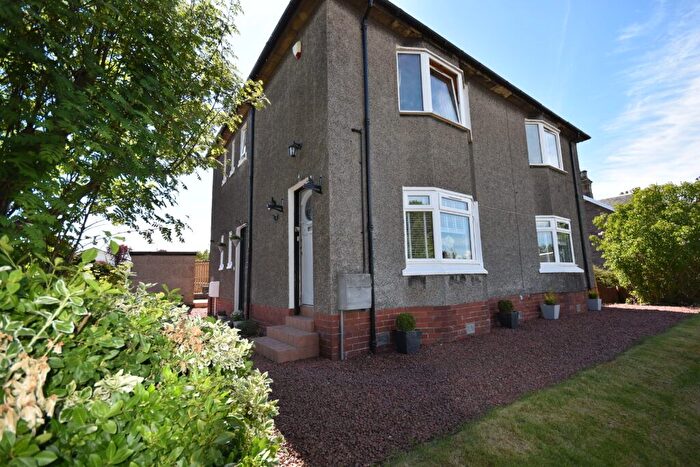 2 Bedroom Flat For Sale In Whitehill Crescent, Lanark, ML11