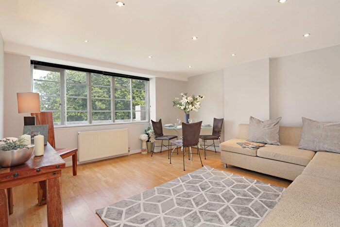 1 Bedroom Flat For Sale In Sussex Gardens, London, W2