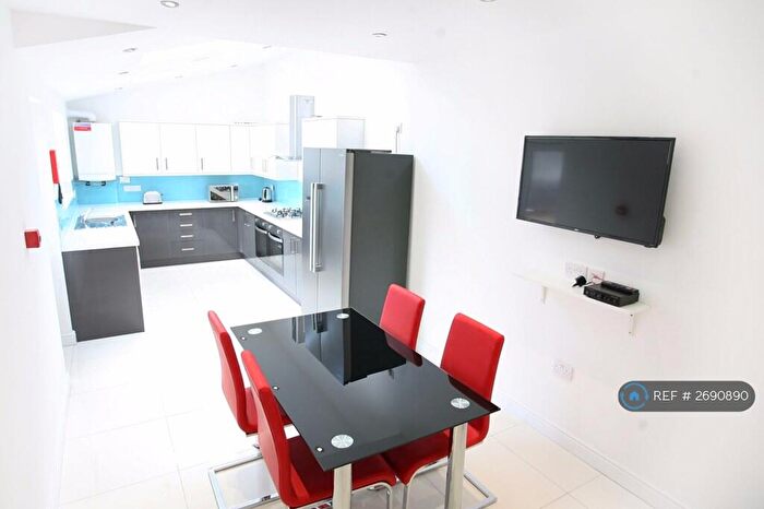 6 Bedroom Terraced House To Rent In Claremont Road, Wavertree, L15