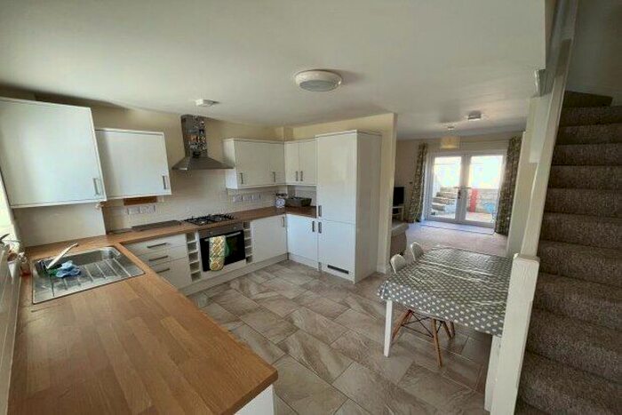 2 Bedroom Property To Rent In Hicks Avenue, Dursley, GL11