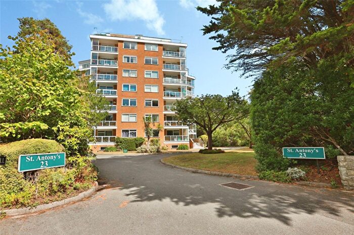 2 Bedroom Flat For Sale In West Cliff Road, West Cliff, Bournemouth, Dorset, BH4