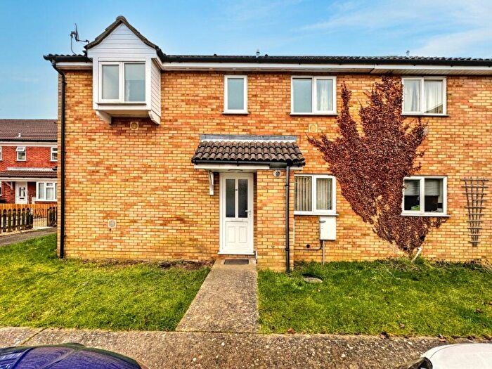 2 Bedroom Cluster House To Rent In Derwent Close, St Ives, Cambs, PE27