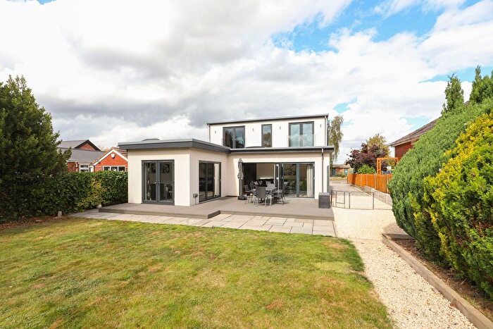 4 Bedroom Detached Bungalow For Sale In Station Road, Brimington, S43