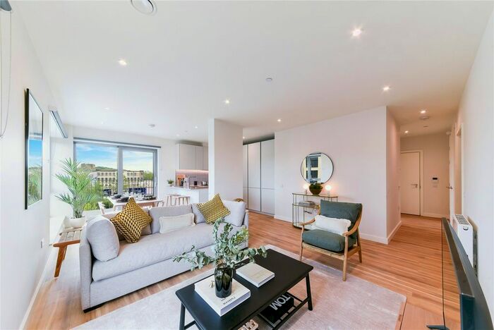 2 Bedroom Flat To Rent In Lyons Dock House, Oldfield Lane North, Greenford, UB6