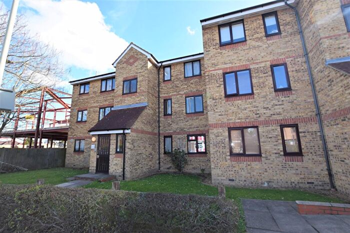 Studio For Sale In Wight House, Watford, WD18