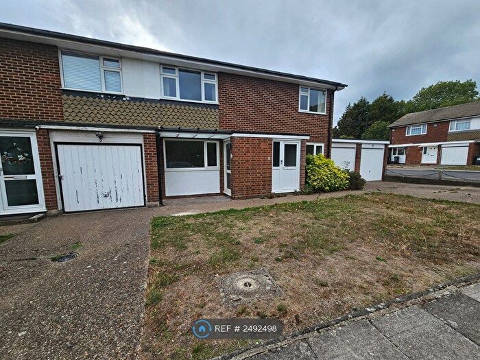 2 Bedroom Flat To Rent In Southgate/Oakwood, London, N14
