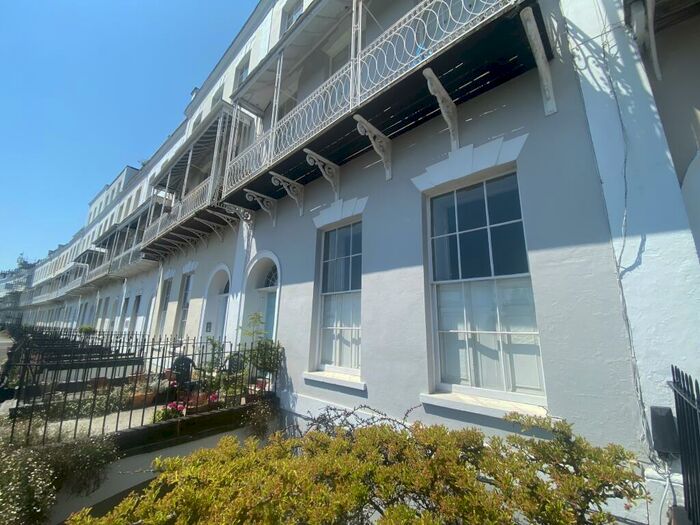 1 Bedroom Flat To Rent In Royal York Crescent, Clifton, Bristol, BS8
