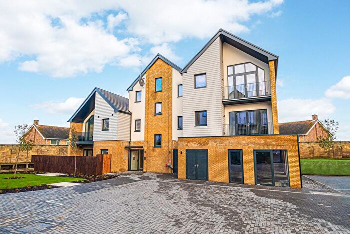 2 Bedroom Flat For Sale In High Street, Rayleigh, SS6