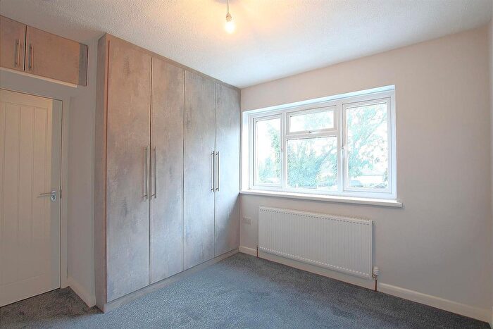 5 Bedroom Semi-Detached House To Rent In Oakfield Road, Ashford, TW15