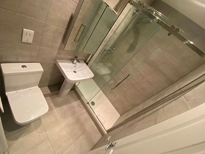 1 Bedroom Flat To Rent In Southwark Park Road, London, SE16