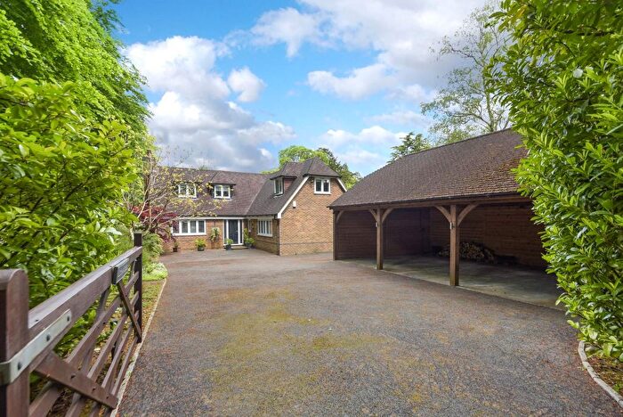 4 Bedroom Detached House For Sale In Boxhill Road, Tadworth, KT20