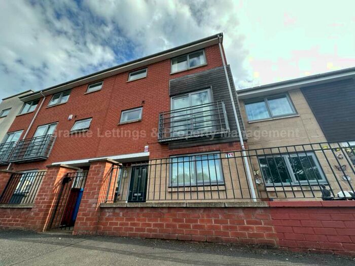 4 Bedroom Town House To Rent In Brennock Close, Beswick, Manchester, M11