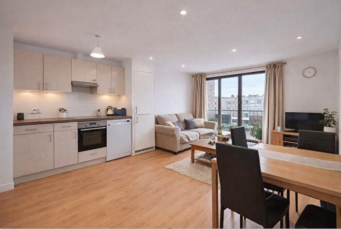 1 Bedroom Flat To Rent In Park Village East, Camden, London, NW1