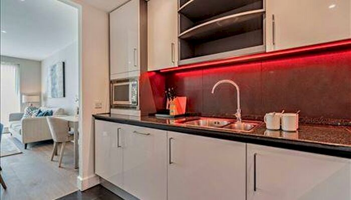 1 Bedroom Apartment To Rent In London, Canary Wharf, E14