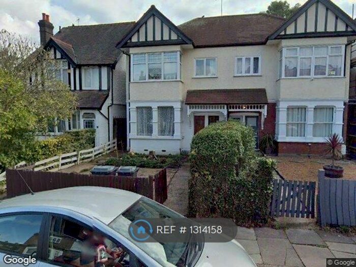 2 Bedroom Maisonette To Rent In Somerset Road, Brentford TW8