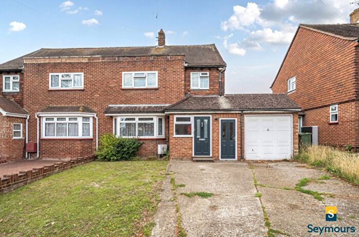 3 Bedroom Semi-Detached House For Sale In Lime Grove, Guildford, Surrey, GU1