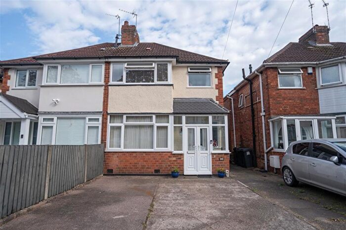 3 Bedroom Semi-Detached House For Sale In Charlbury Crescent, Birmingham, B26