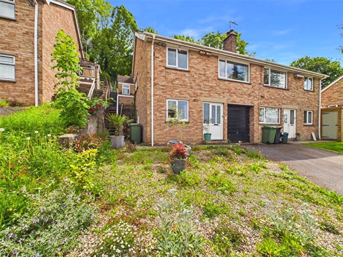 3 Bedroom Semi Detached House For Sale In Langtoft Road, Stroud, Gloucestershire, GL5