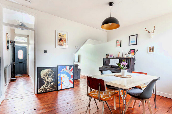 3 Bedroom Terraced House To Rent In Lincoln Street, Leytonstone, E11