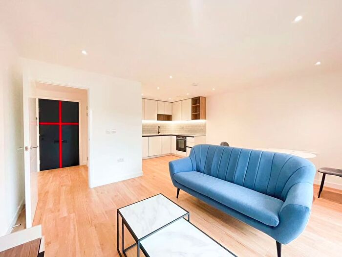 1 Bedroom Flat To Rent In Beaufort Square, London, NW9