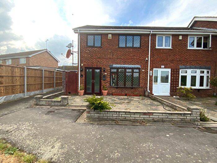 3 Bedroom End Of Terrace House To Rent In Roborough Walk, Hornchurch, RM12