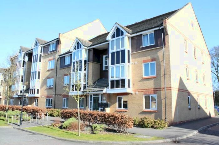 2 Bedroom Flat To Rent In Faraday Road, Guildford, Surrey, GU1