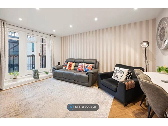 3 Bedroom Flat To Rent In Spring Gardens Court, London, SE11