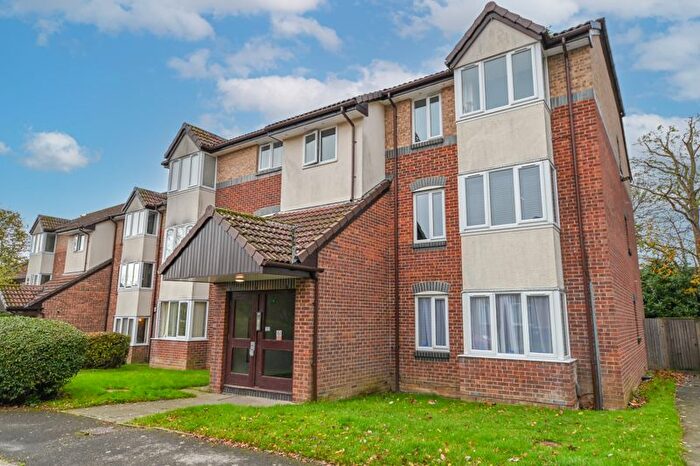 1 Bedroom Flat For Sale In Tor Close, Purbrook, PO7
