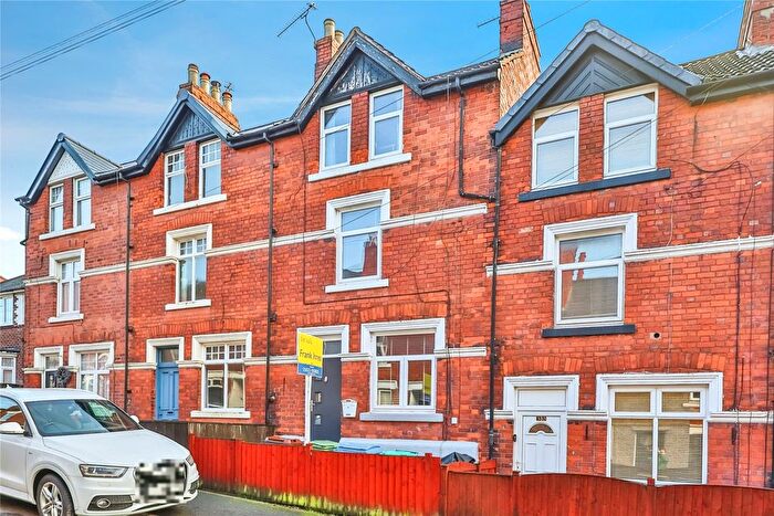 3 Bedroom Terraced House For Sale In Linden Street, Mansfield, Nottinghamshire, NG19