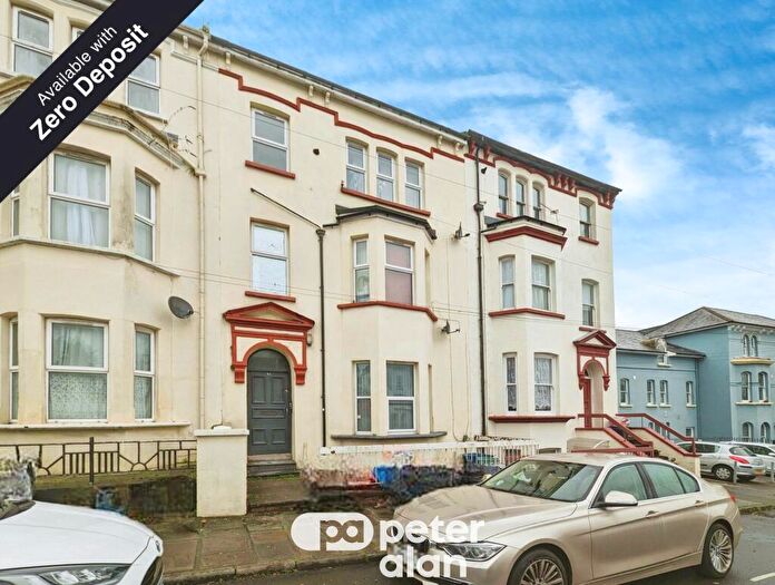 2 Bedroom Flat To Rent In Clytha Square, NP20