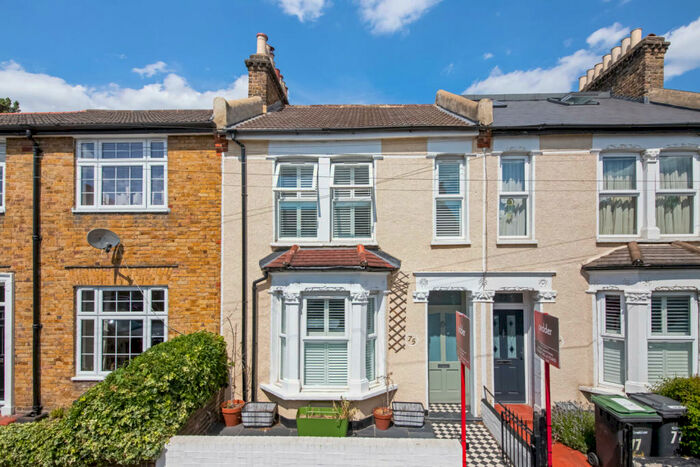3 Bedroom House To Rent In Merritt Road, Brockley, London, SE4
