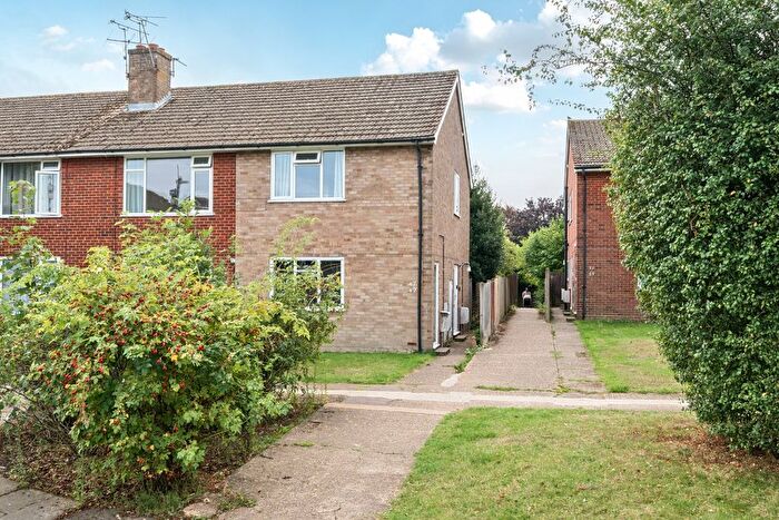 2 Bedroom Maisonette For Sale In Raymond Avenue, Canterbury, Kent, CT1