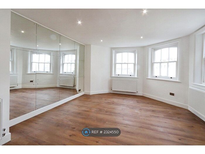 3 Bedroom Flat To Rent In Cornwall Gardens, London, SW7