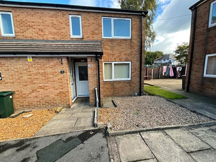 1 Bedroom Flat To Rent In *Over 's Only* One Bedroom, First-Floor Flat, Shelley Grove, Bradford, West Yorkshire, BD8