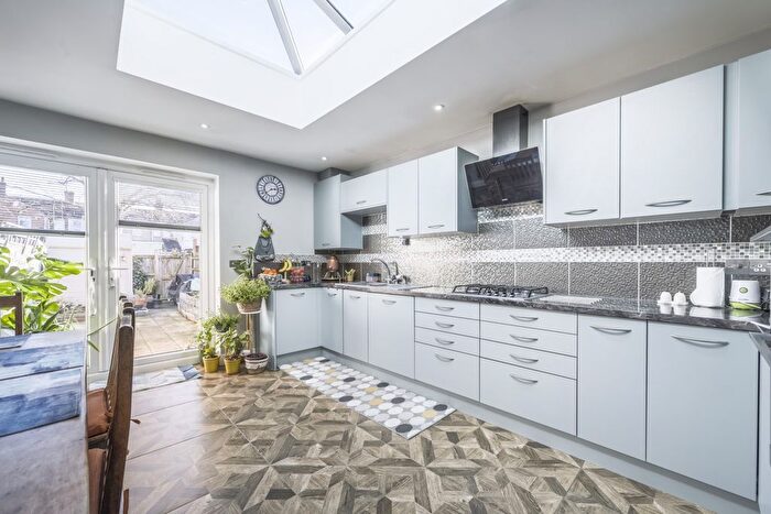 3 Bedroom Terraced House For Sale In Tennyson Street, Swindon, SN1