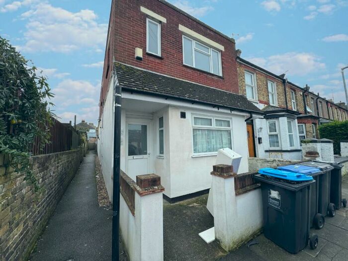 2 Bedroom Apartment To Rent In Salmestone Road, Margate, CT9