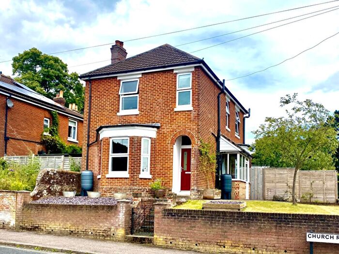 3 Bedroom Detached House To Rent In Church Road, SO50