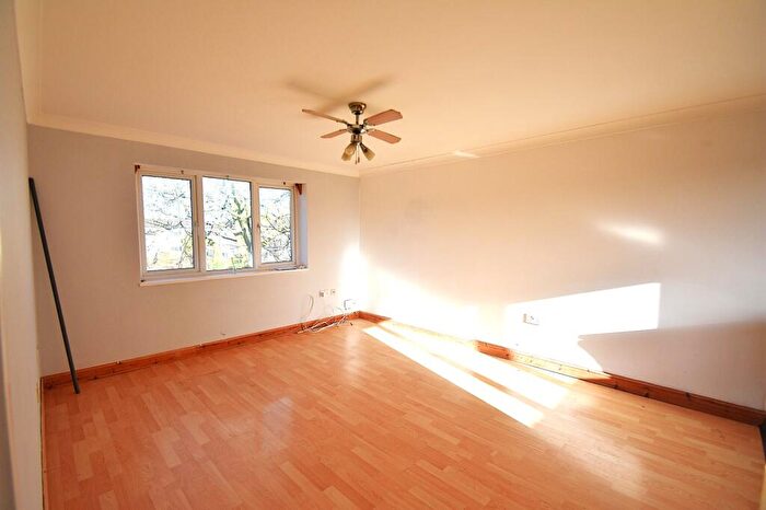 1 Bedroom Flat To Rent In Northway, Gosport, Hampshire, PO13