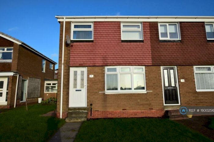 3 Bedroom End Of Terrace House To Rent In Helmsley Close, Penshaw, DH4