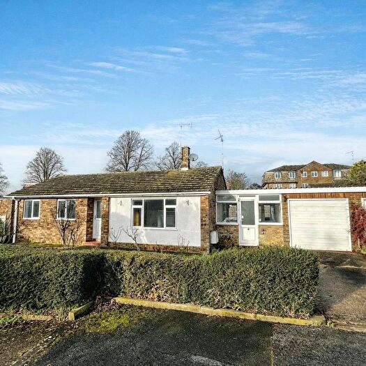 3 Bedroom Detached Bungalow For Sale In Radcliffe Close, Stamford, PE9