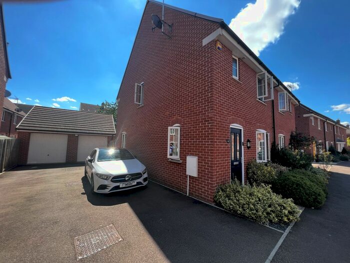 3 Bedroom Property To Rent In Drayhorse Crescent, Woburn Sands, Milton Keynes, MK17
