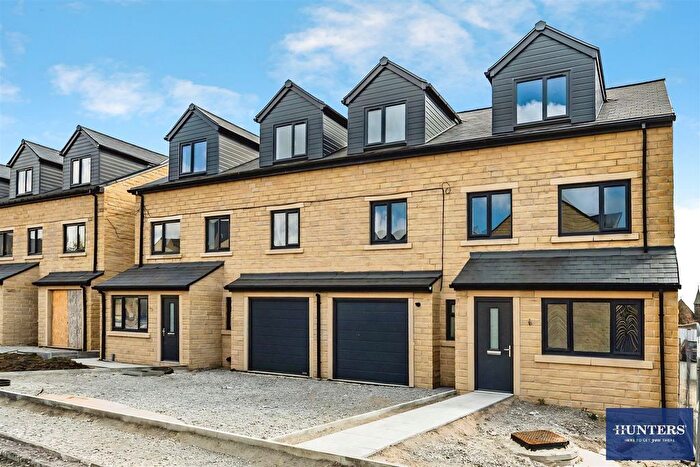 5 Bedroom Semi Detached House For Sale In Beck Gardens, Spring Hall Mills, Mile Cross Road, Halifax, HX1