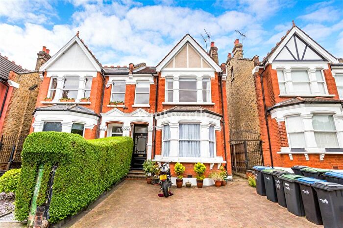 3 Bedroom Apartment To Rent In Old Park Road, London, N13