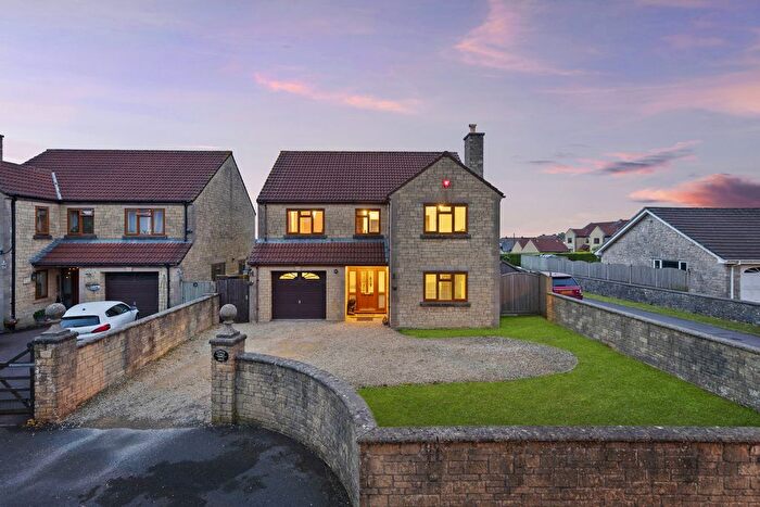 6 Bedroom Detached House For Sale In Stoke Hill, Radstock, BA3