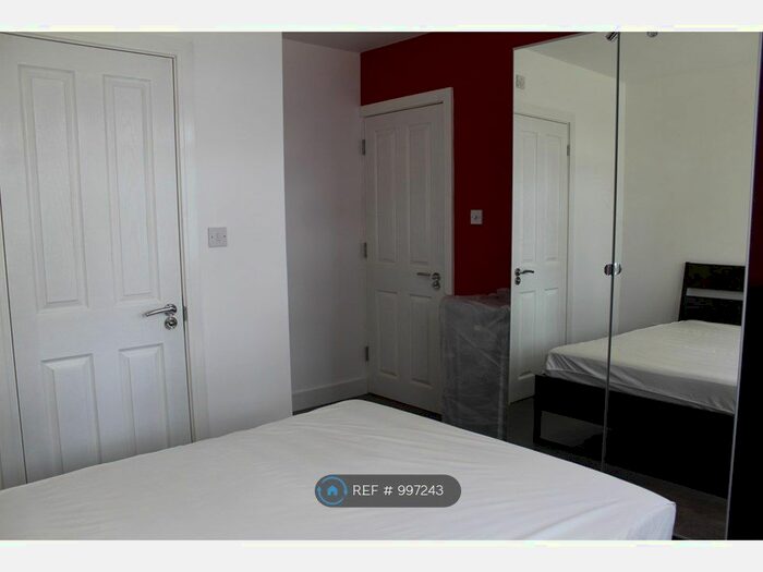 Studio To Rent In Alders Road, Edgware HA8
